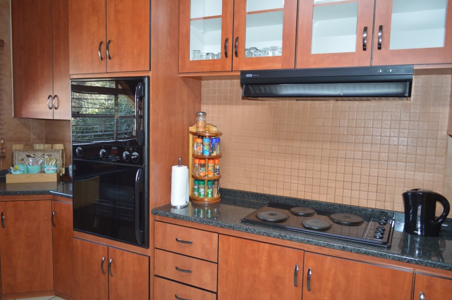 6 Bedroom Property for Sale in Flamwood North West